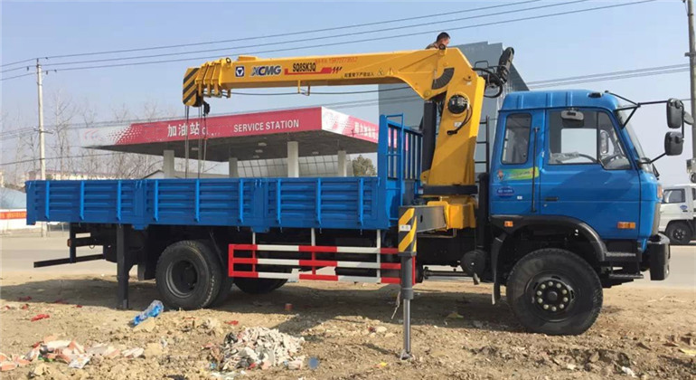  东风153随车起重运输车