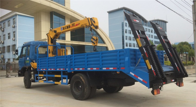  东风153随车起重运输车