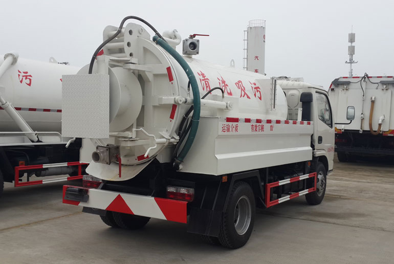  东风小多利卡 4吨 清洗吸污车