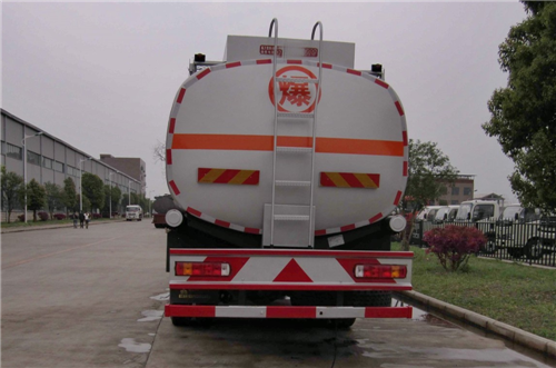  欧曼前四后八运油车