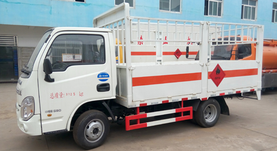  跃进3.2米仓栏式气瓶运输车