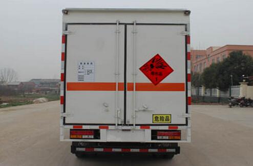  大运爆破器材运输车
