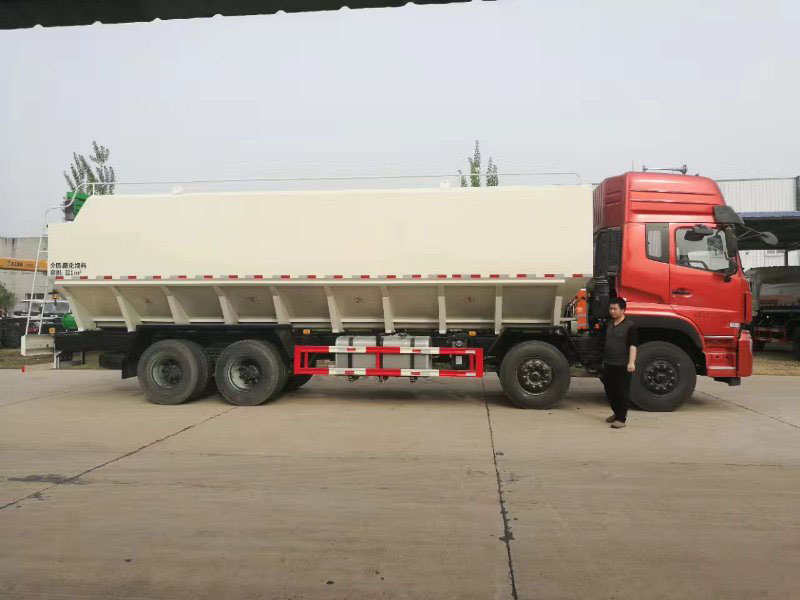  东风天龙前四后八散装饲料运输车