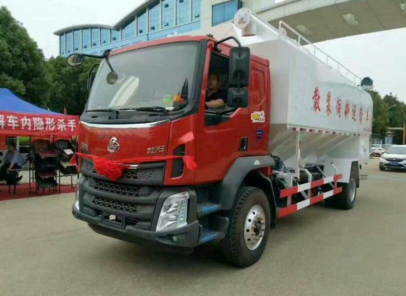  柳汽乘龙散装饲料运输车