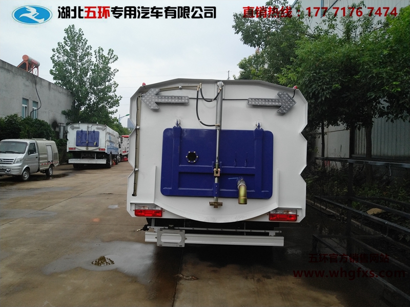  东风不上户洗扫车 4方水箱/4方尘箱
