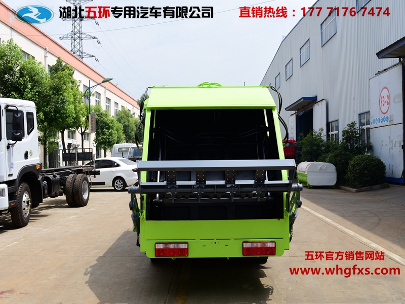  东风小多利卡压缩垃圾车5方