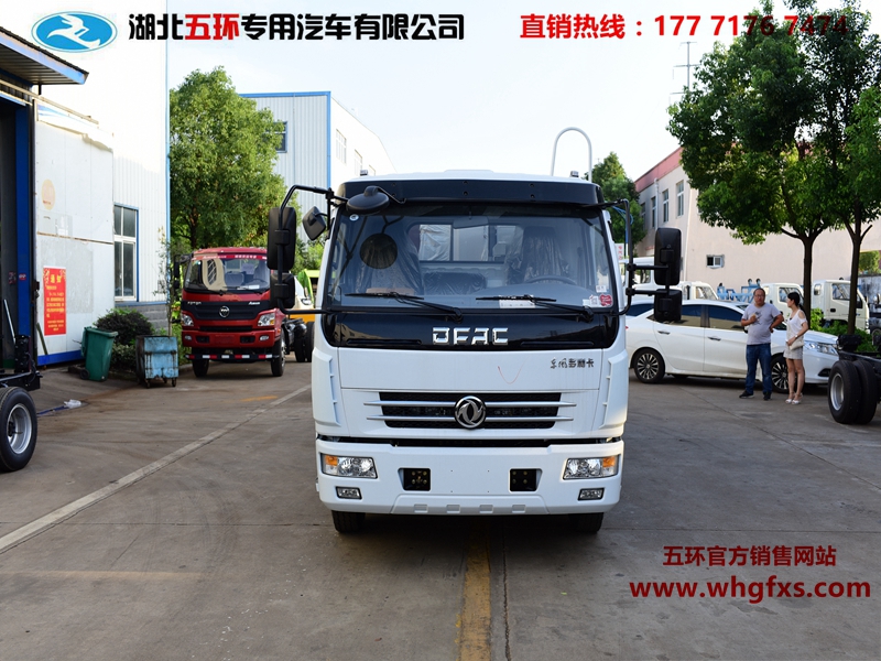  东风大多利卡压缩垃圾车8方