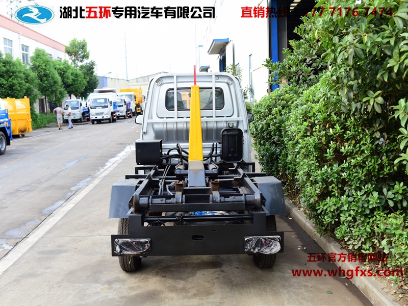 长安车厢可卸式垃圾车3方
