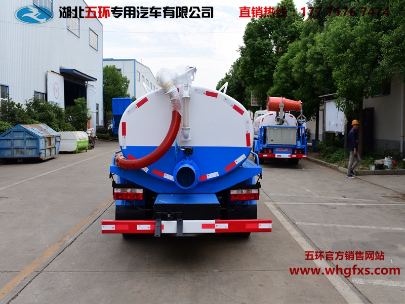  东风小多利卡5方吸粪车