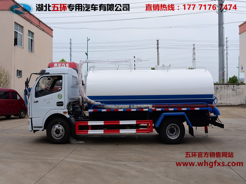  东风大多利卡8方吸粪车