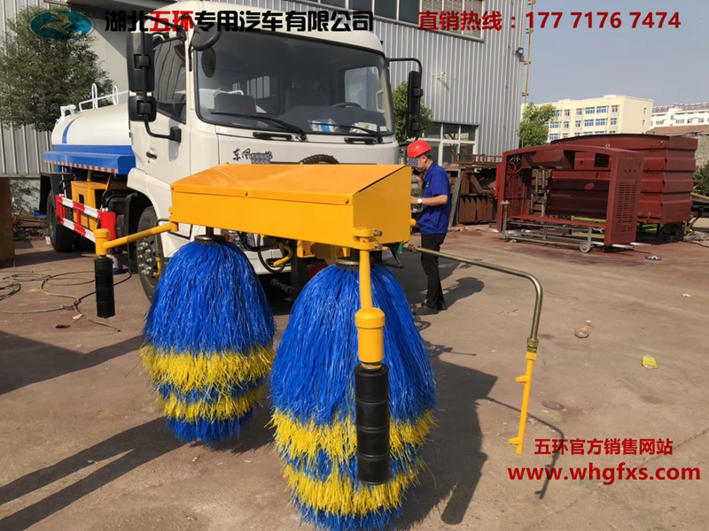  东风天锦 大型 高速护栏清洗车