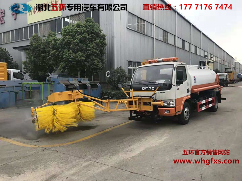  东风多利卡 中型 高速护栏清洗车