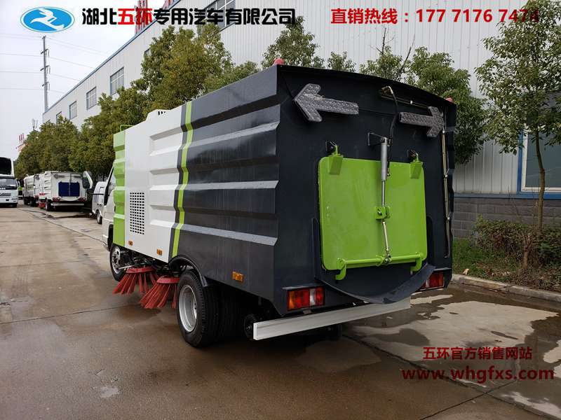  福田扫路车 1.5方水箱/4方尘箱