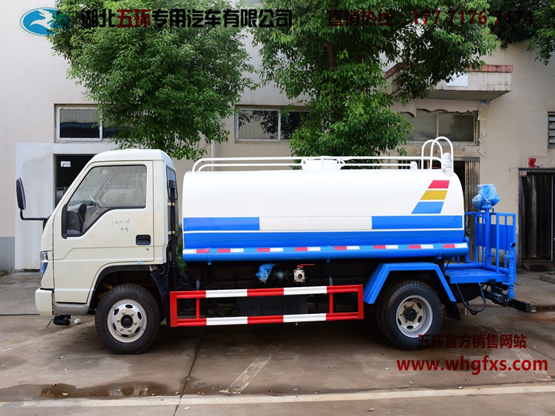  福田时代小卡之星3吨洒水车