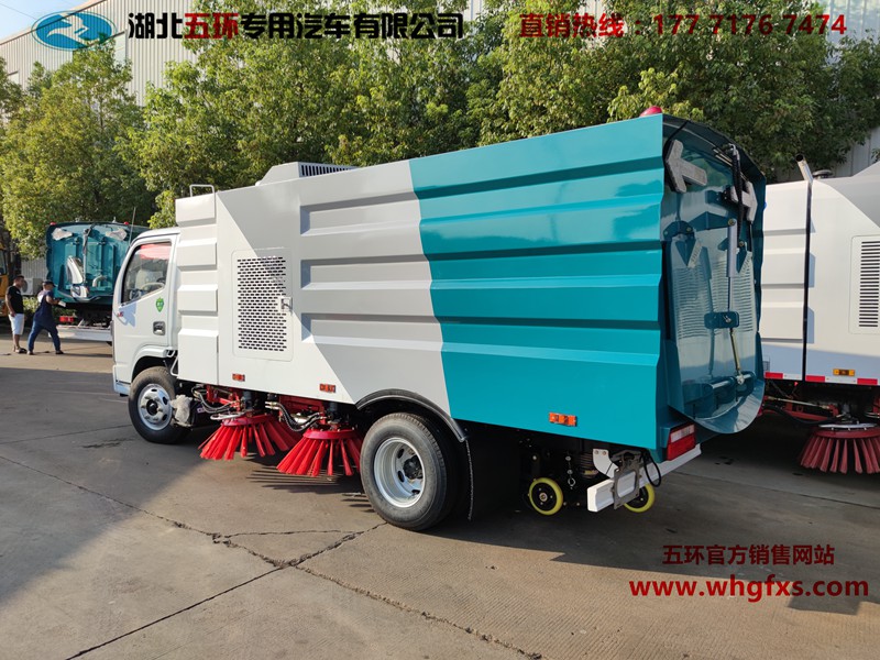  国六扫路车1.5方水箱/4方尘箱