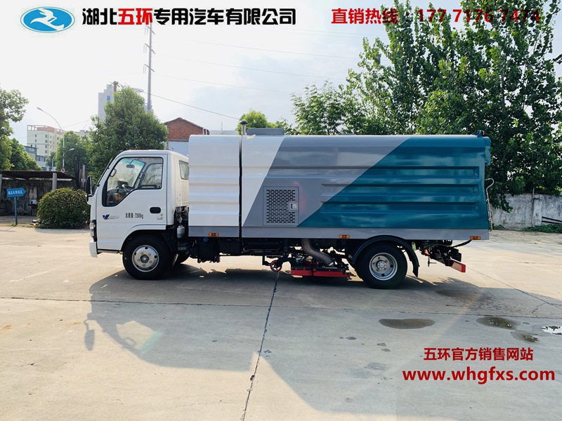  江铃后置滚扫6方吸尘车