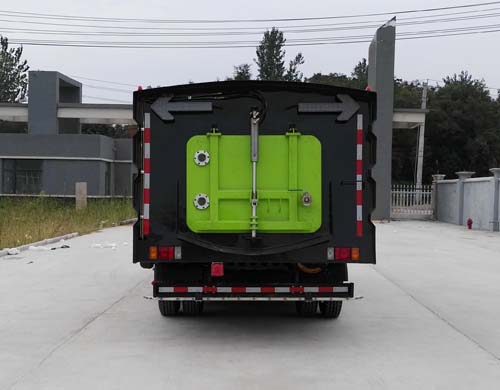  五十铃中型洗扫车 4方水箱/4方尘箱