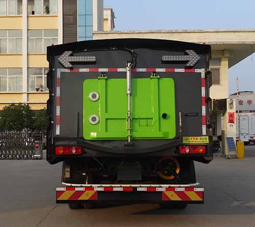  东风大型洗扫车 9方水箱/7方尘箱 