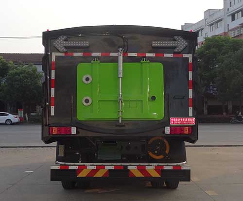  解放中型洗扫车 9方水箱/7方尘箱