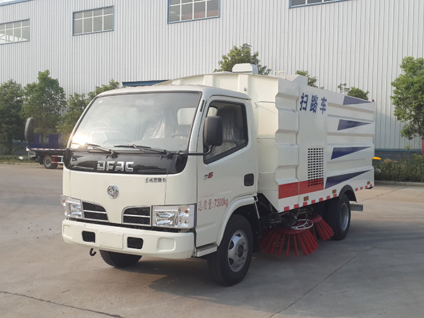 常见的小型清扫车